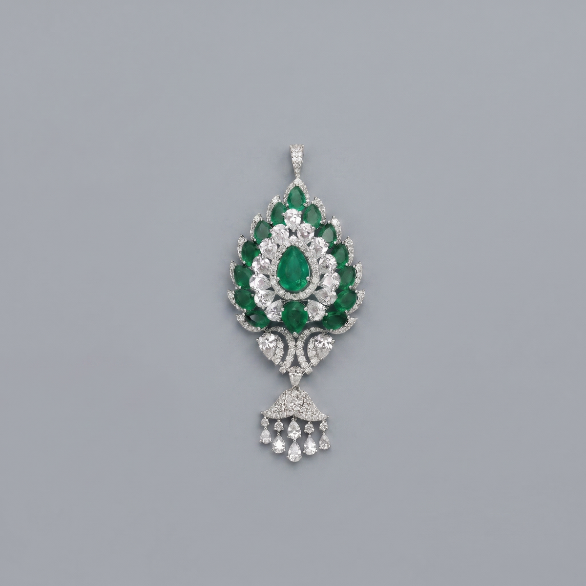 Fang of the Serpent Pendant / Brooch, a serpent-fang statement design in lab-grown diamonds and 9/14/18kt gold, at Inarra Atelier Kolkata
