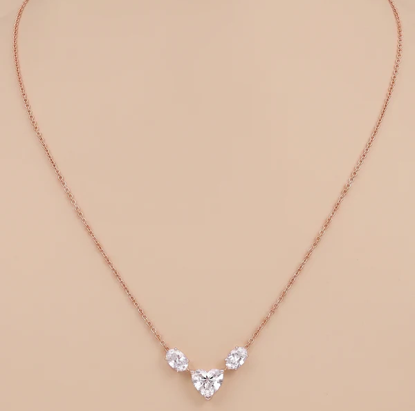 Queen of hearts pendant