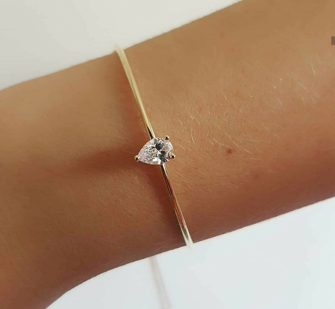 Serenity Drip Bracelet, a drip-style diamond design in lab-grown diamonds, 9/14/18kt gold, at Inarra Atelier Kolkata