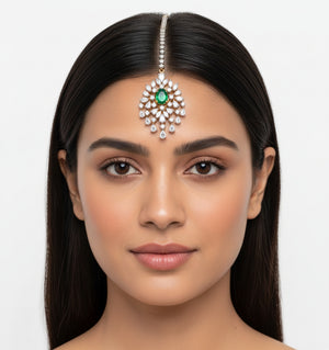 Solitaire Emerald Pear-Drop Mangtika