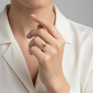 IGI-certified lab-grown solitaire diamond engagement ring for women