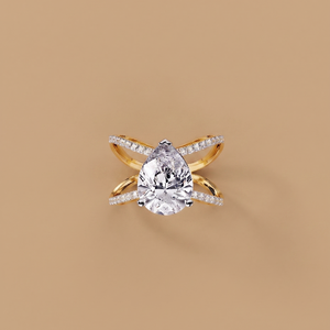 Solitaire pear-cut Vow Ring