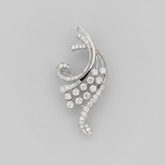 Stellarine Curve Brooch