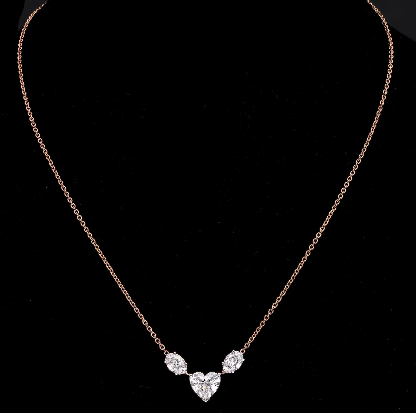 Queen of hearts pendant