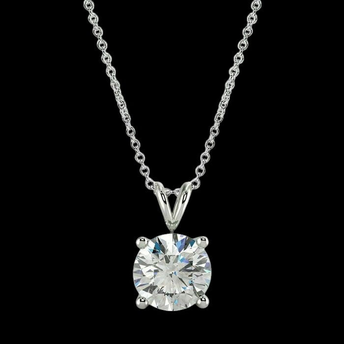 Classic 1 Ct Round Pendant
