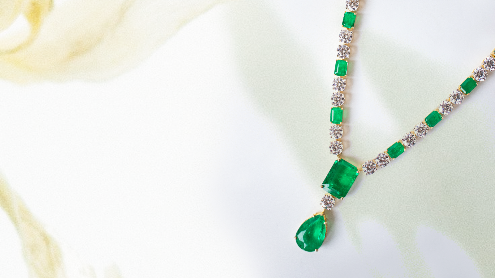 women diamond necklace