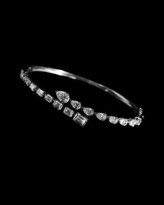 Drop and Emerald fixed Bracelet