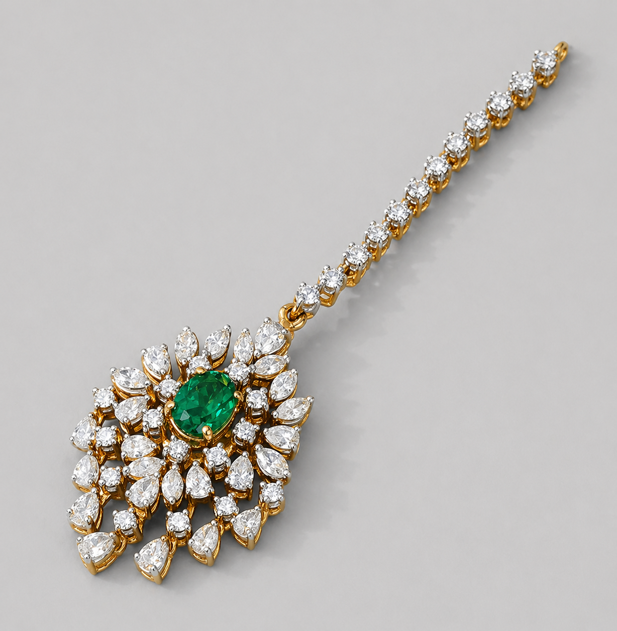 Solitaire Emerald Pear-Drop Mangtika