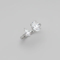 IGI-certified lab-grown geometric diamond ring – unique yin-yang design for women