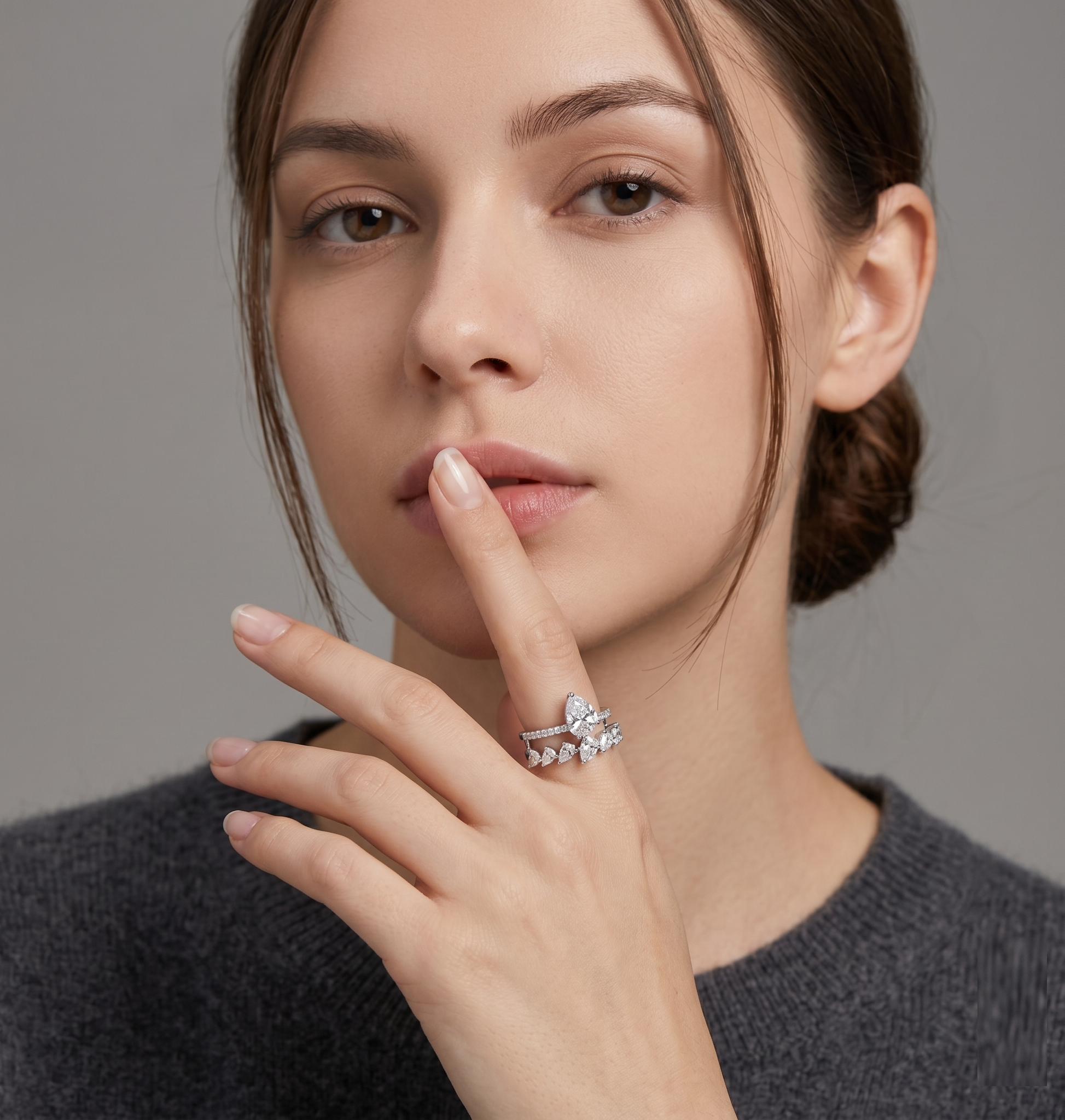 Inarra Atelier BIS-hallmarked female diamond ring – rhythmic drop design, lifetime exchange