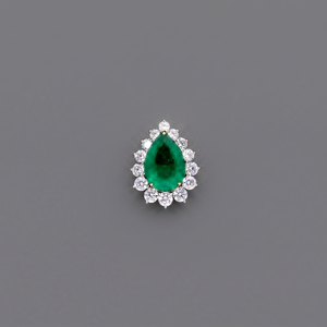 Emerald tear drop ring