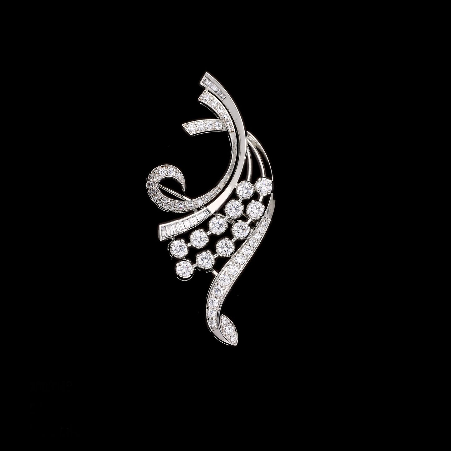 Stellarine Curve Brooch